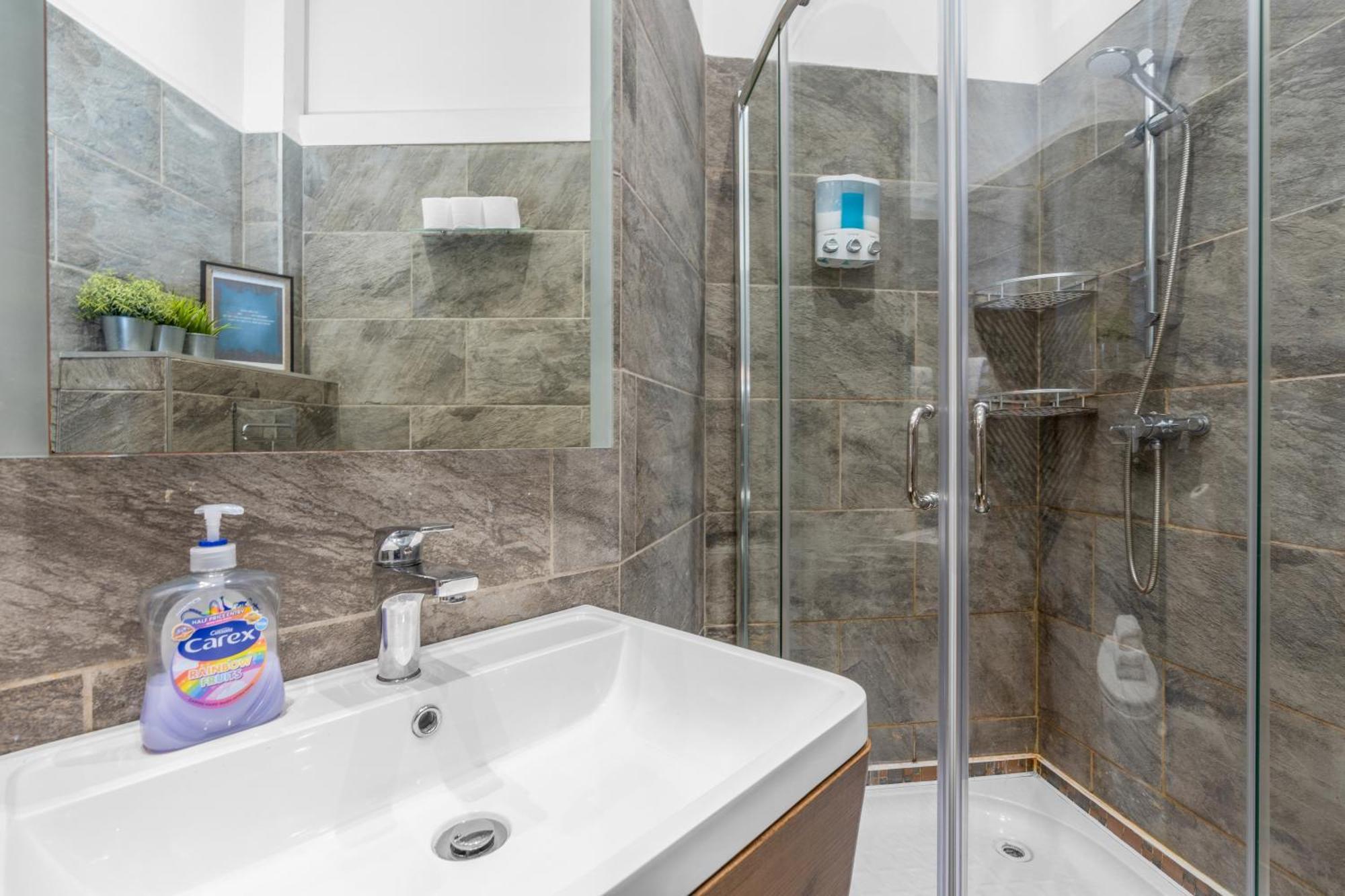 אדינבורו Cosy Modern City Centre Flat מראה חיצוני תמונה